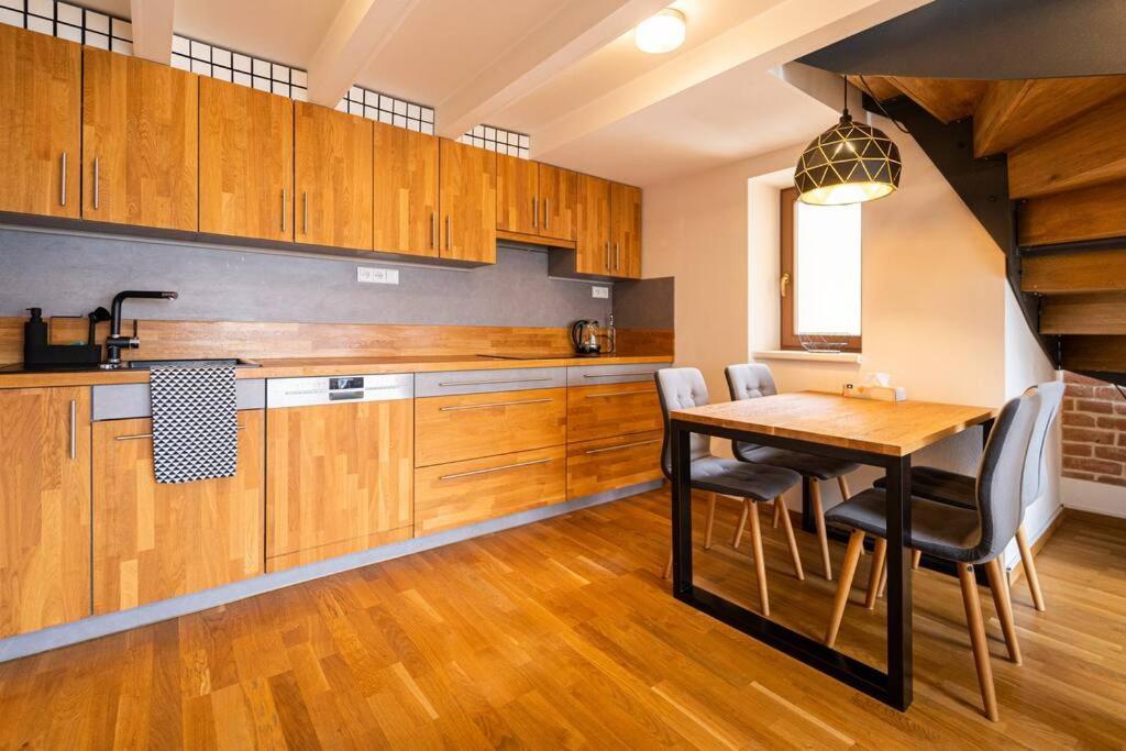 Luxusni Byt S Terasou V Centru Brünn Exterior foto
